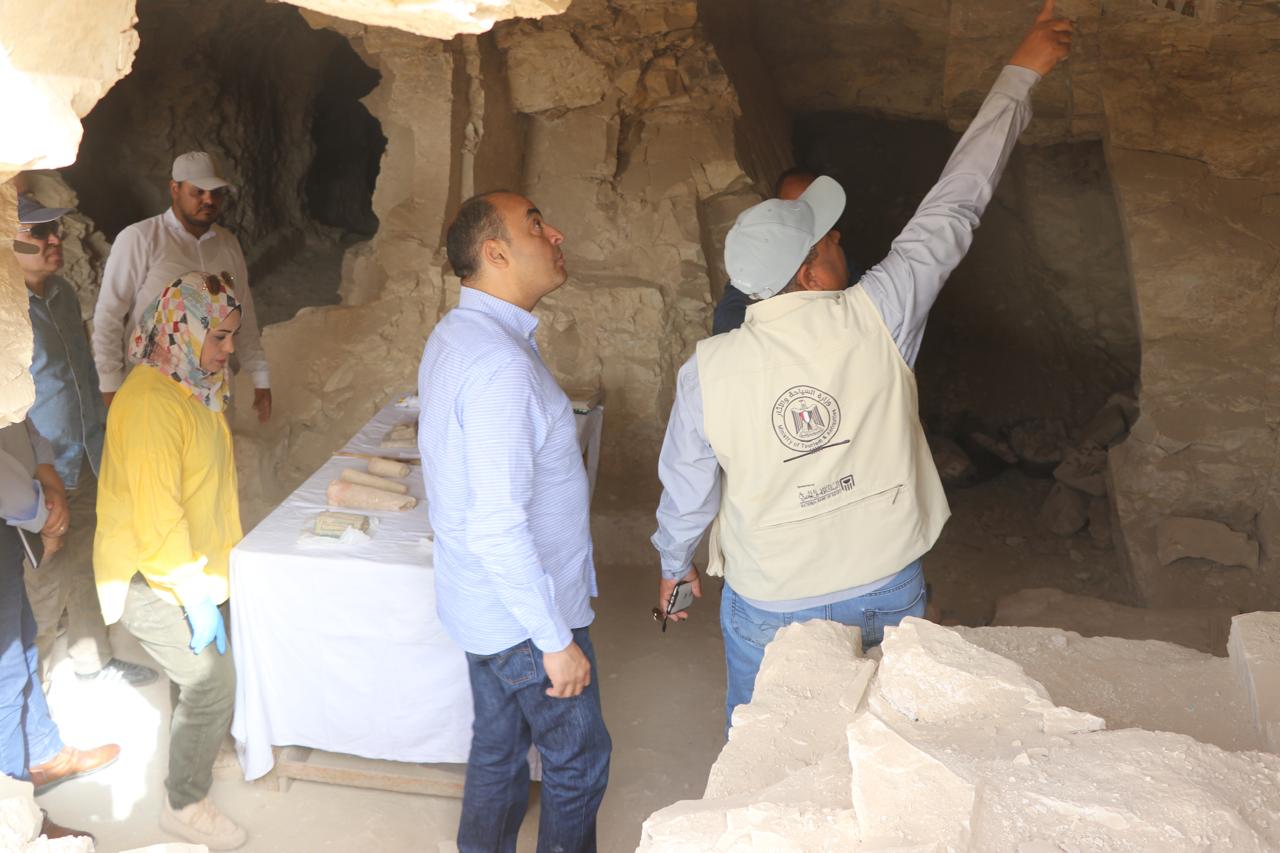 الكشف عن ثلاث مقابر جديدة لكبار رجال الدولة بمنطقة ذراع أبو النجا بالأقصر من عصر الدولة الحديثة